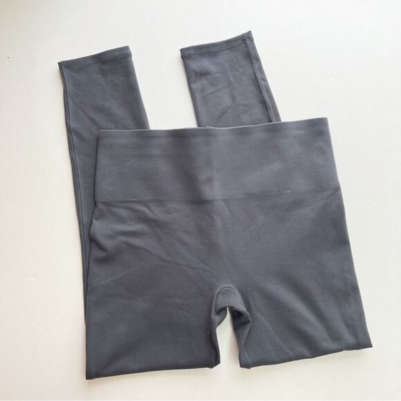 SPANX Essential Legging Crop Brushed Jersey Tummy Control - Picture 1 of 5